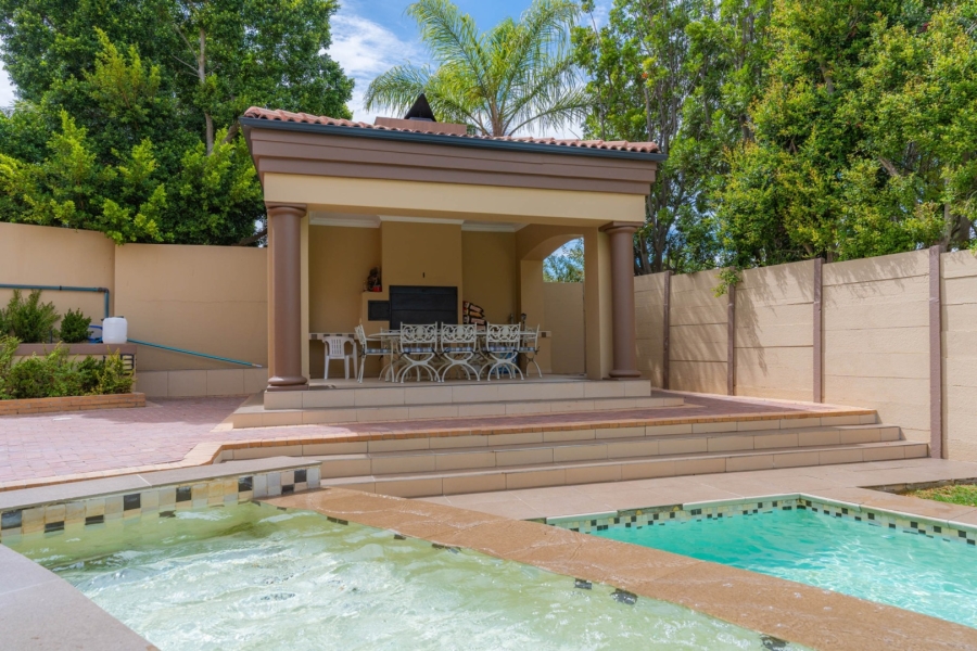 5 Bedroom Property for Sale in Sonstraal Heights Western Cape